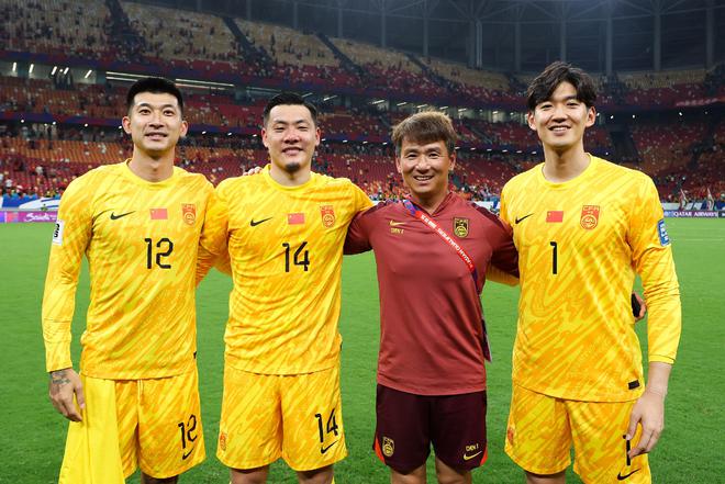 国足世预赛门将表现：王大雷13场33次扑救丢23球，颜骏凌3场丢6球