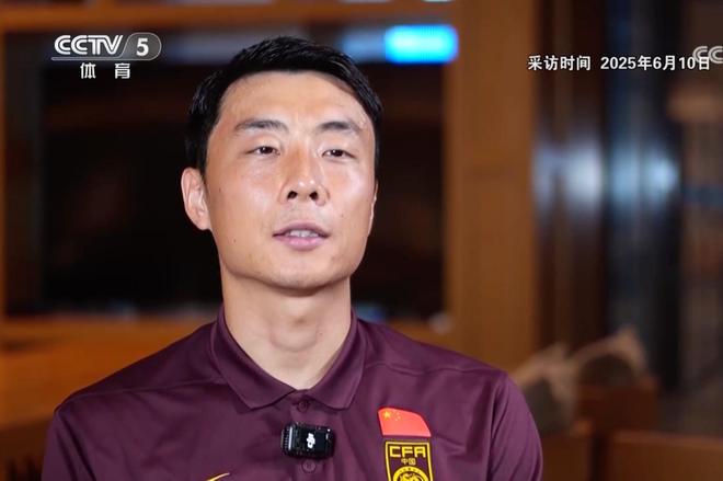 李磊：看到楊澤翔在看網絡言論，我就幫他劃走，大家沒埋怨他