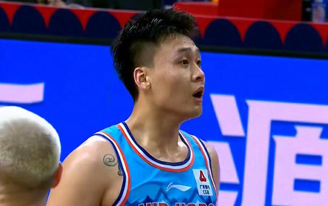 CBA-广州狂胜1-2新疆 陈盈骏23分赵睿复出吴冠希伤退