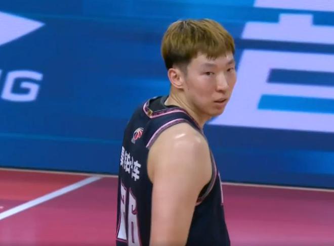 广东2-1辽宁夺赛点 周琦13+12张镇麟赵继伟合计27中5