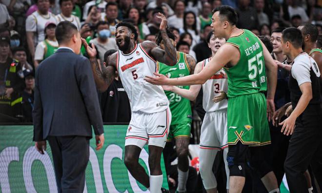 徐杰26分广东1-1辽宁 胡明轩23分周琦复出12+18