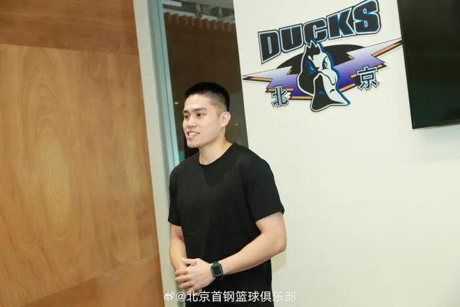 31岁的陈盈骏，带着“使命感”打篮球