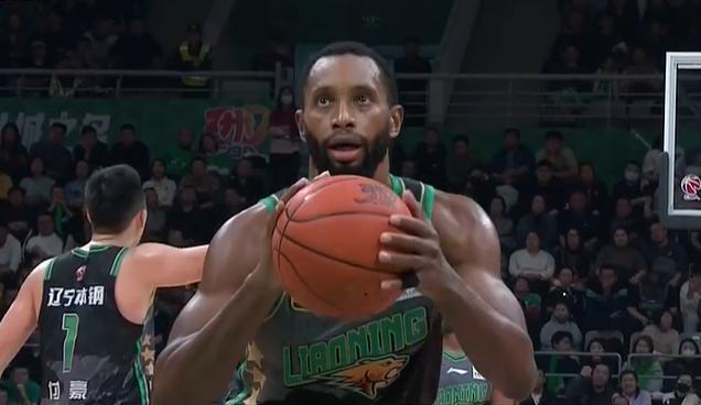 北京17分逆转辽宁3连胜 奥莫特26+5弗格45分