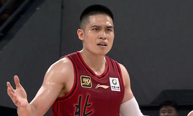 北京16分逆轉(zhuǎn)廣東6連勝 陳盈駿18+12奧莫特28分