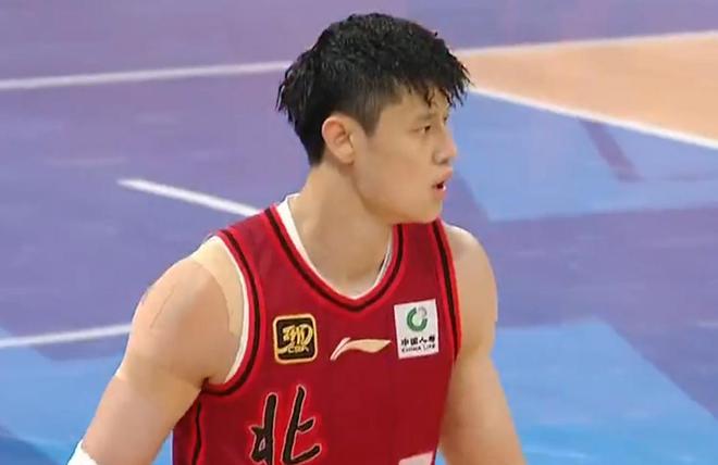 北京22分大勝浙江 周琦18分曾凡博16+6全隊(duì)10人得分