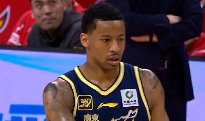 廣東44分大勝遼寧 伯克26+6杜潤旺21分張鎮(zhèn)麟2分