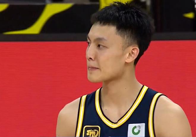 廣東大勝上海2-1進8強 徐杰25+6+11莫蘭德三雙