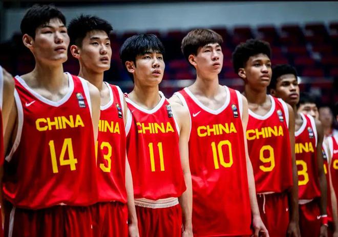 男籃這倆18歲黑小伙，可真別吹了……