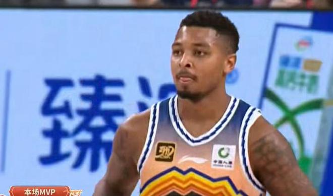 新疆擊敗北京主場14連勝 皮特森30+6曾凡博18+7