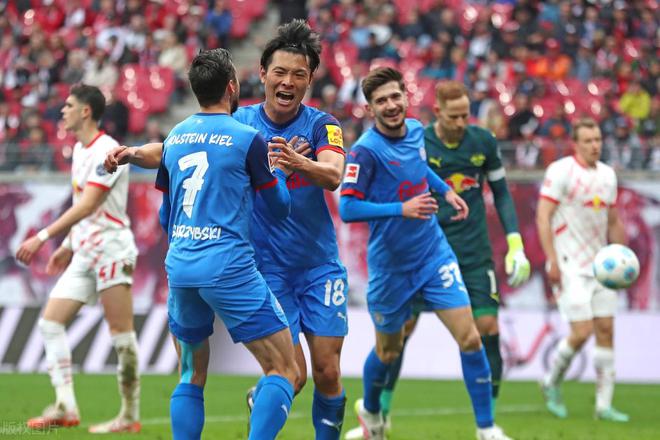 1-1，26歲日本球星驚艷破門：助德甲第18爆大冷戰(zhàn)平德甲第4