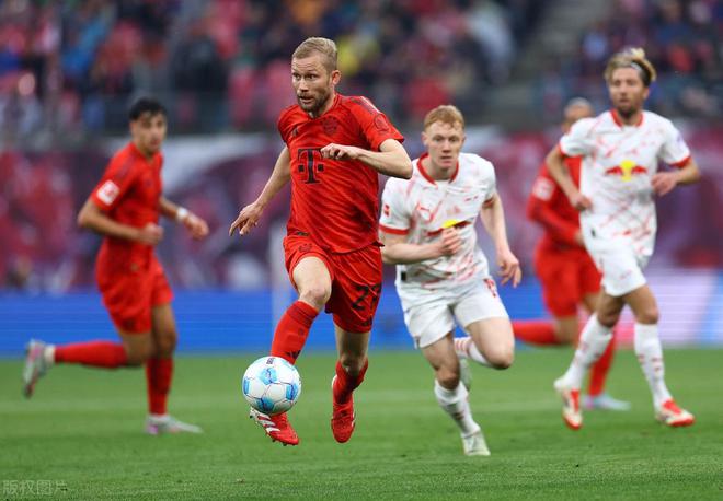 3-3，95分鐘遭絕平，拜仁無緣提前2輪奪冠，凱恩白高興一場