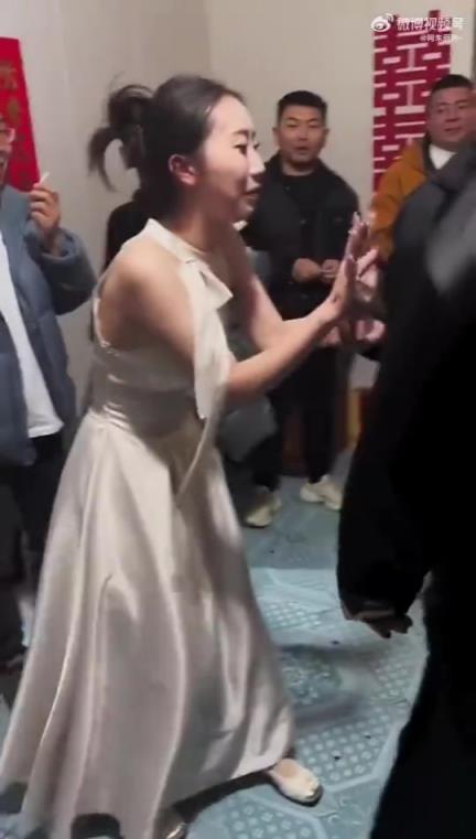 婚礼现场欢乐多：伴郎伴娘的趣味互动小游戏