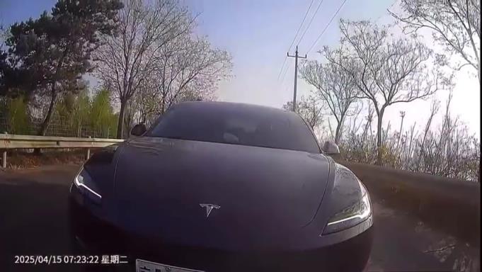 網(wǎng)友:我要是你的話,這個車我絕對剎不住!!!!
