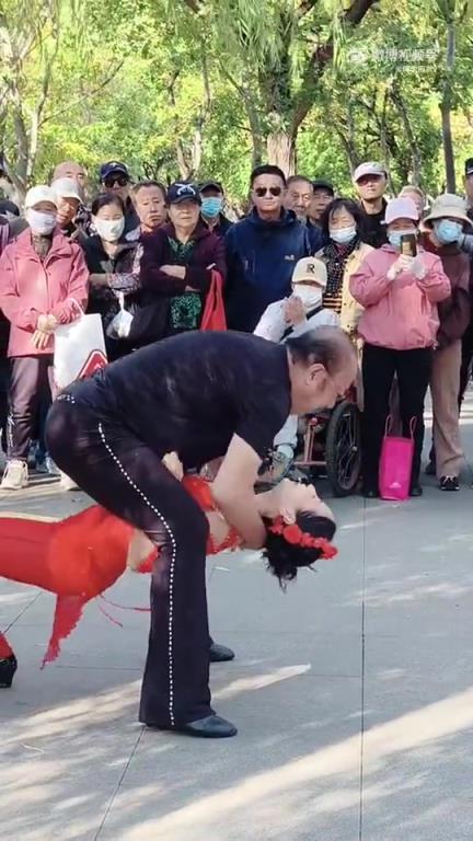 老艺术家的从容不迫