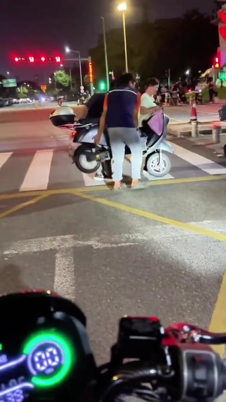 分期买的吧？你断供就让你断车！！