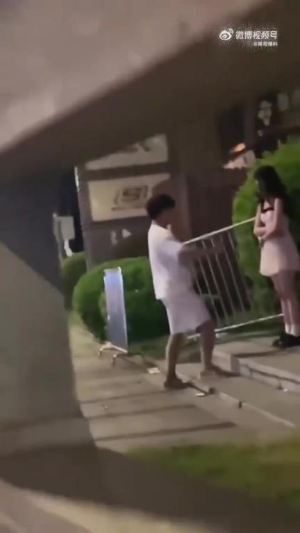 自己打一顿自己，才能证明爱？？