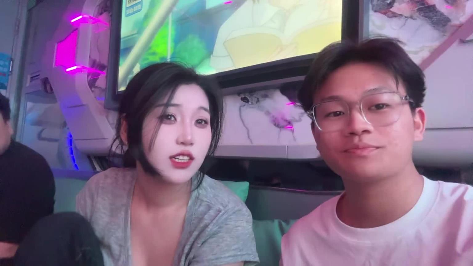说好的让女生唱呢！你这人怎么这样！！