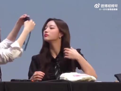 小姐姐戴上眼罩那一刻,气质直接上来了,一种说不出的感觉!