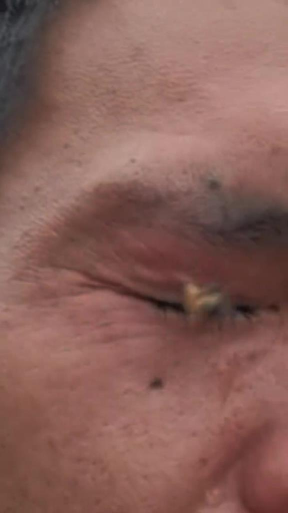男儿有泪不轻弹，只是未到伤心处