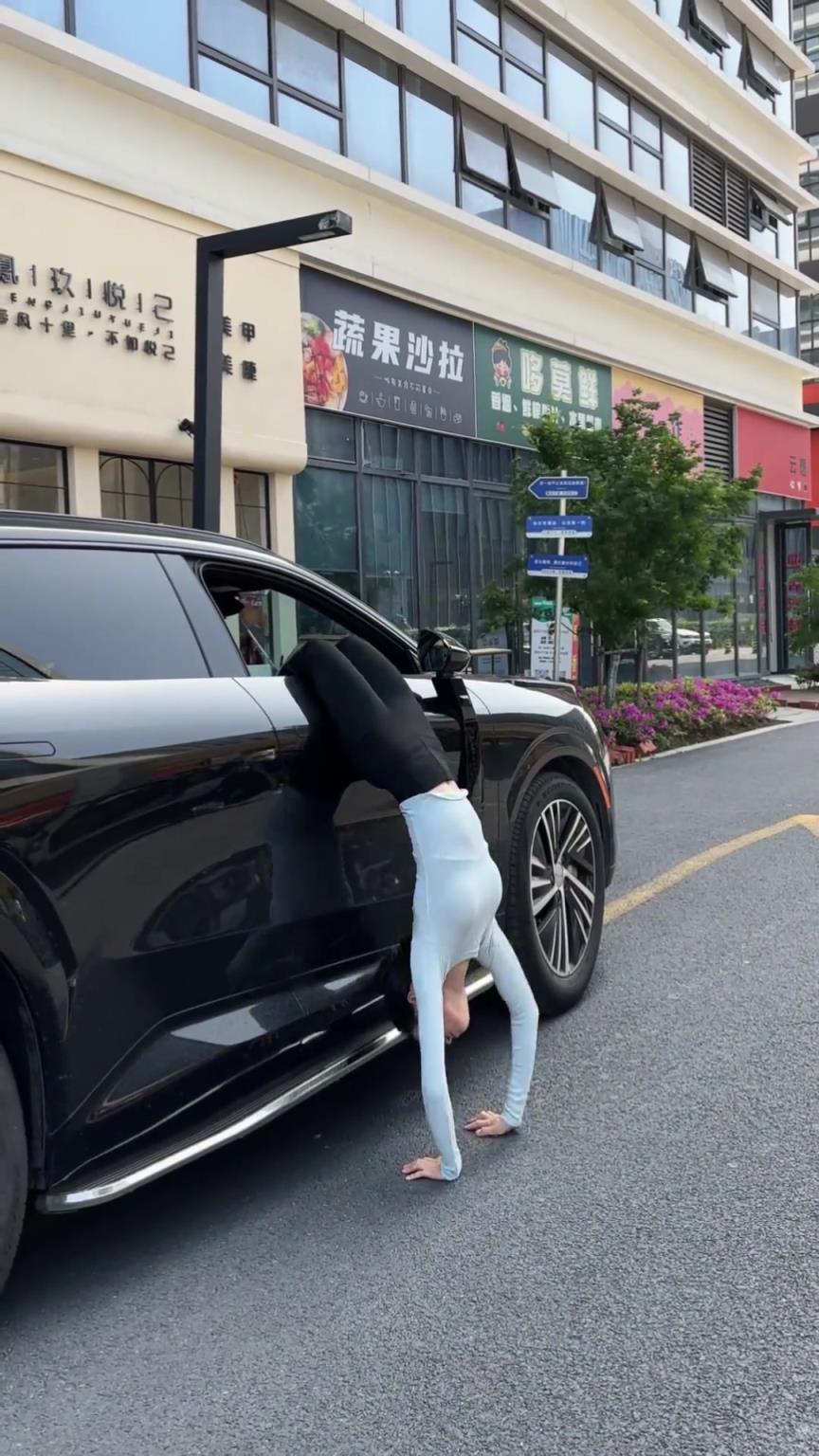 厉害了！这绝活还是得配新车更有观感！