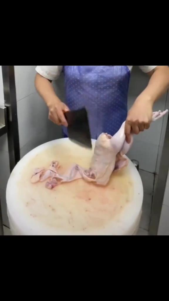 為啥我砍一刀肉要飛多遠(yuǎn)，砍完到處撿肉