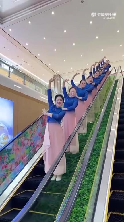 退休后的大媽是世界上最幸福的人兒