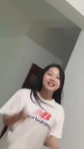这样的女人娶回家，生活应该很有趣吧！！