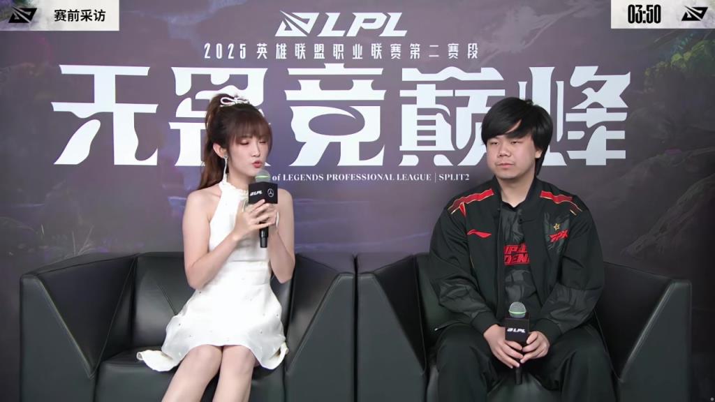 清纯度拉满！夏安白色无袖裙亮相赛前采访环节