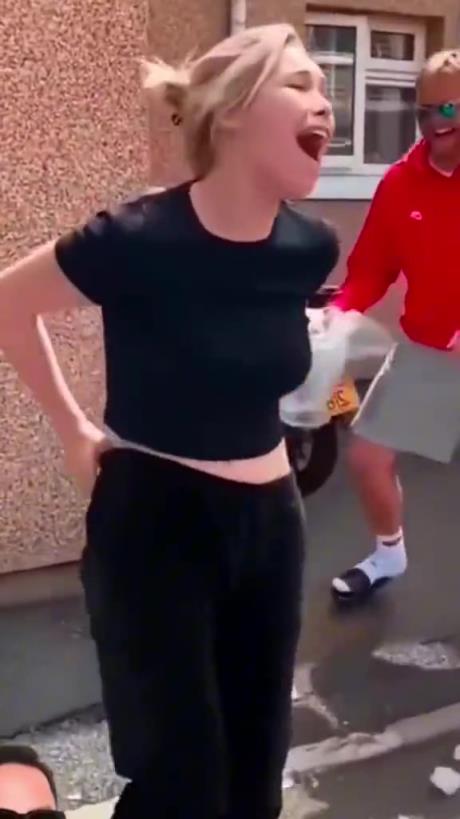 女生这酸爽不敢想象！！！