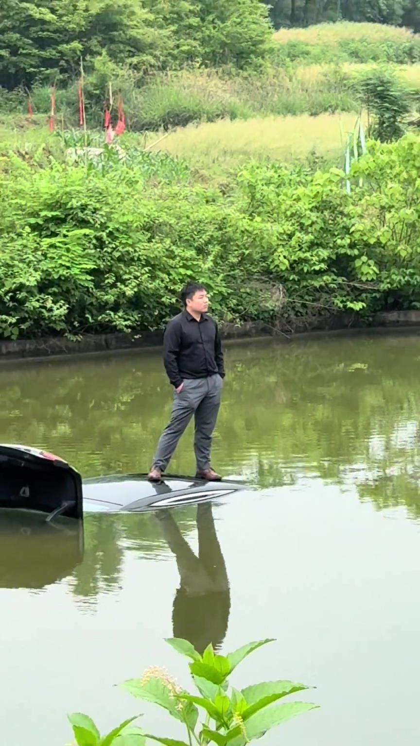 你以为我在思考吗，其实是我没招了