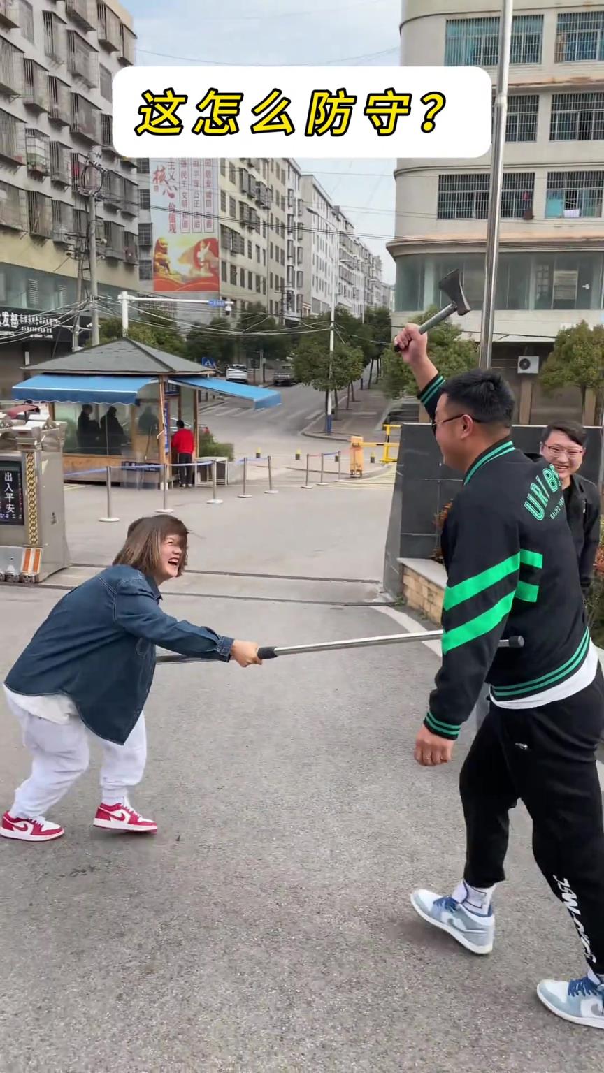 體弱多病的體育老師vs身體倍棒的正課老師?。? title=