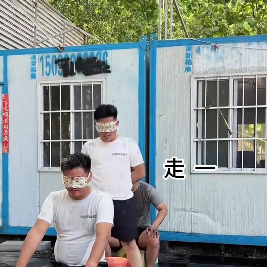 吧友们能憋住不笑么？男人的快乐就是这么简单！！