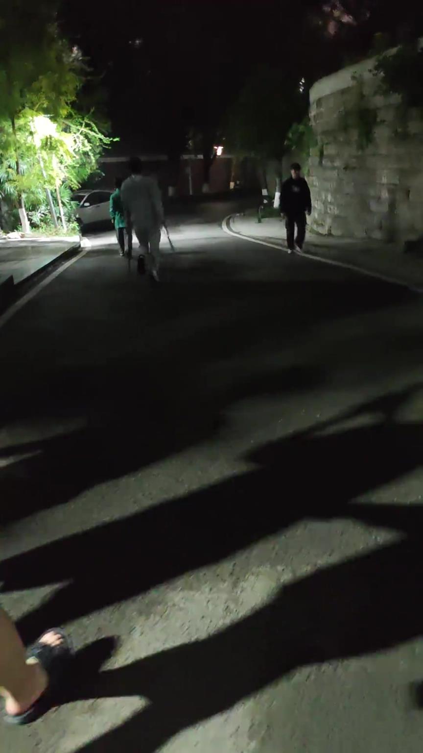 誰能想到有一天竟然可以用矯健來形容一個瘸子！！