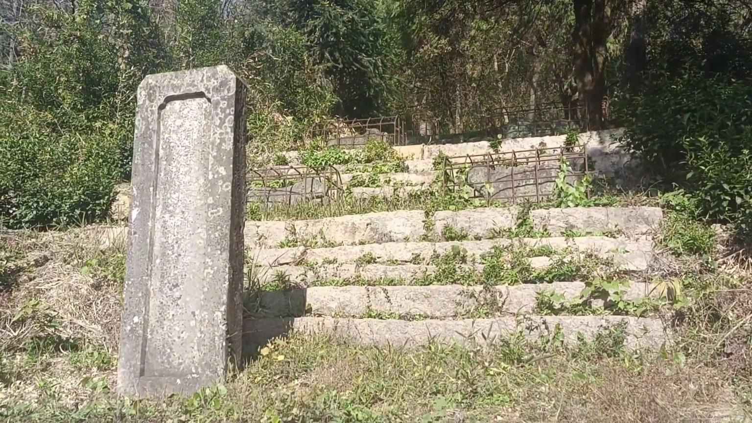 野外千年石人為何被囚禁？這樣的保護(hù)方式也是無奈