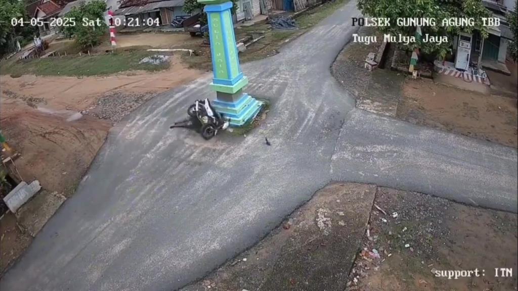大石柱立十字路口正中间,这是谁设计的?