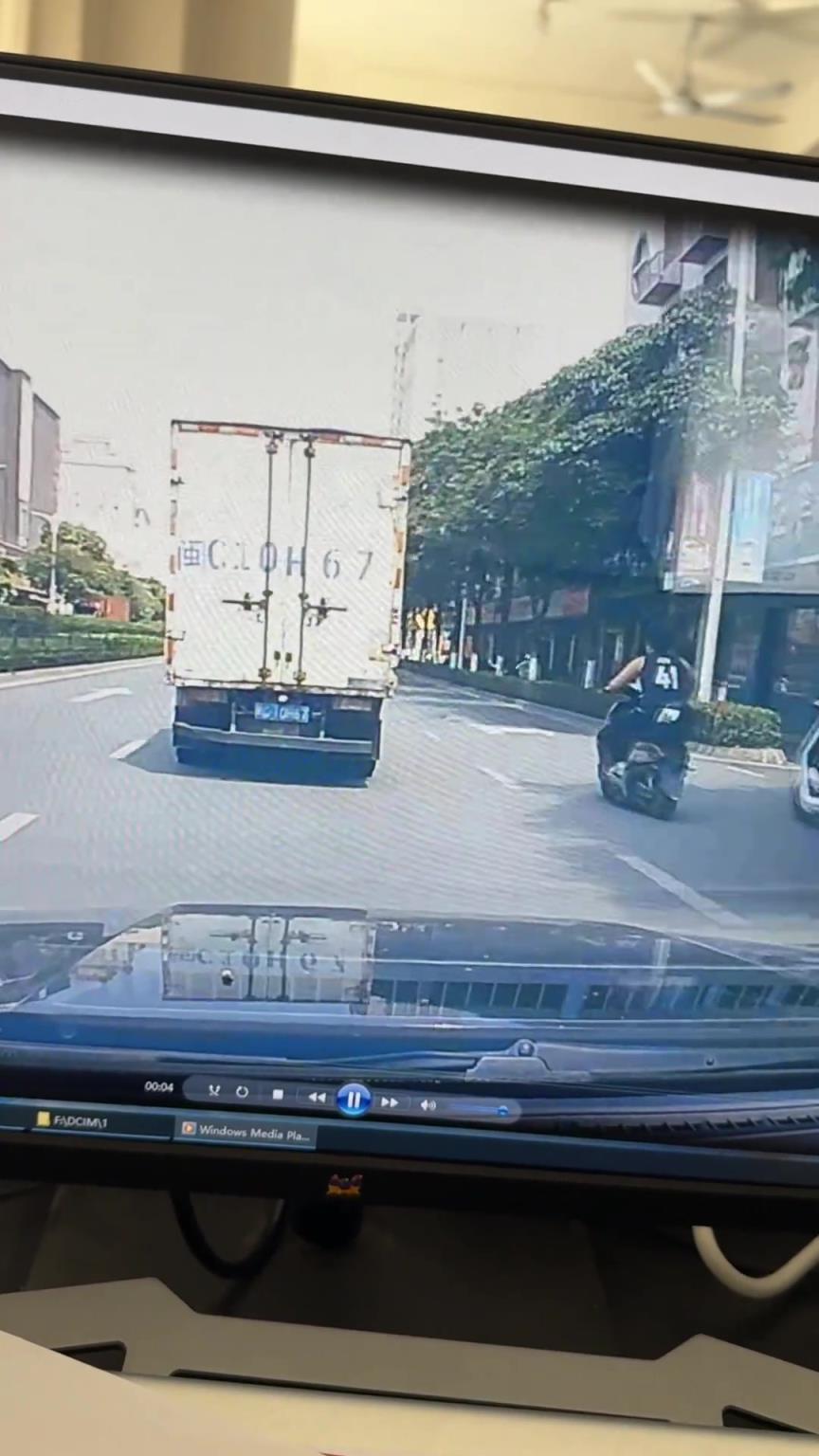 抬頭是這樣硬拉嗎？那種800斤機(jī)車也硬拉嗎？
