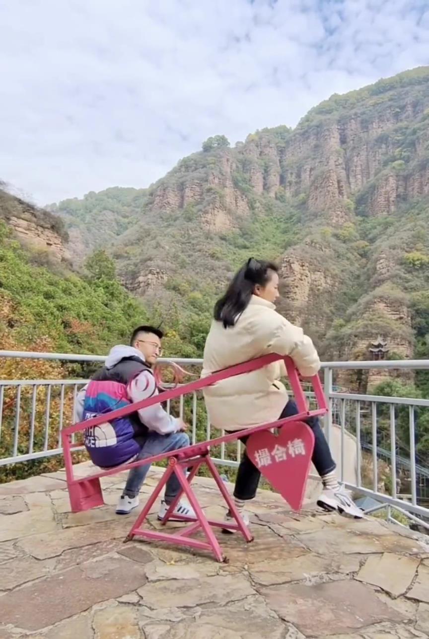 这种撮合椅有存在的必要么？上去的不都是老熟人吗！