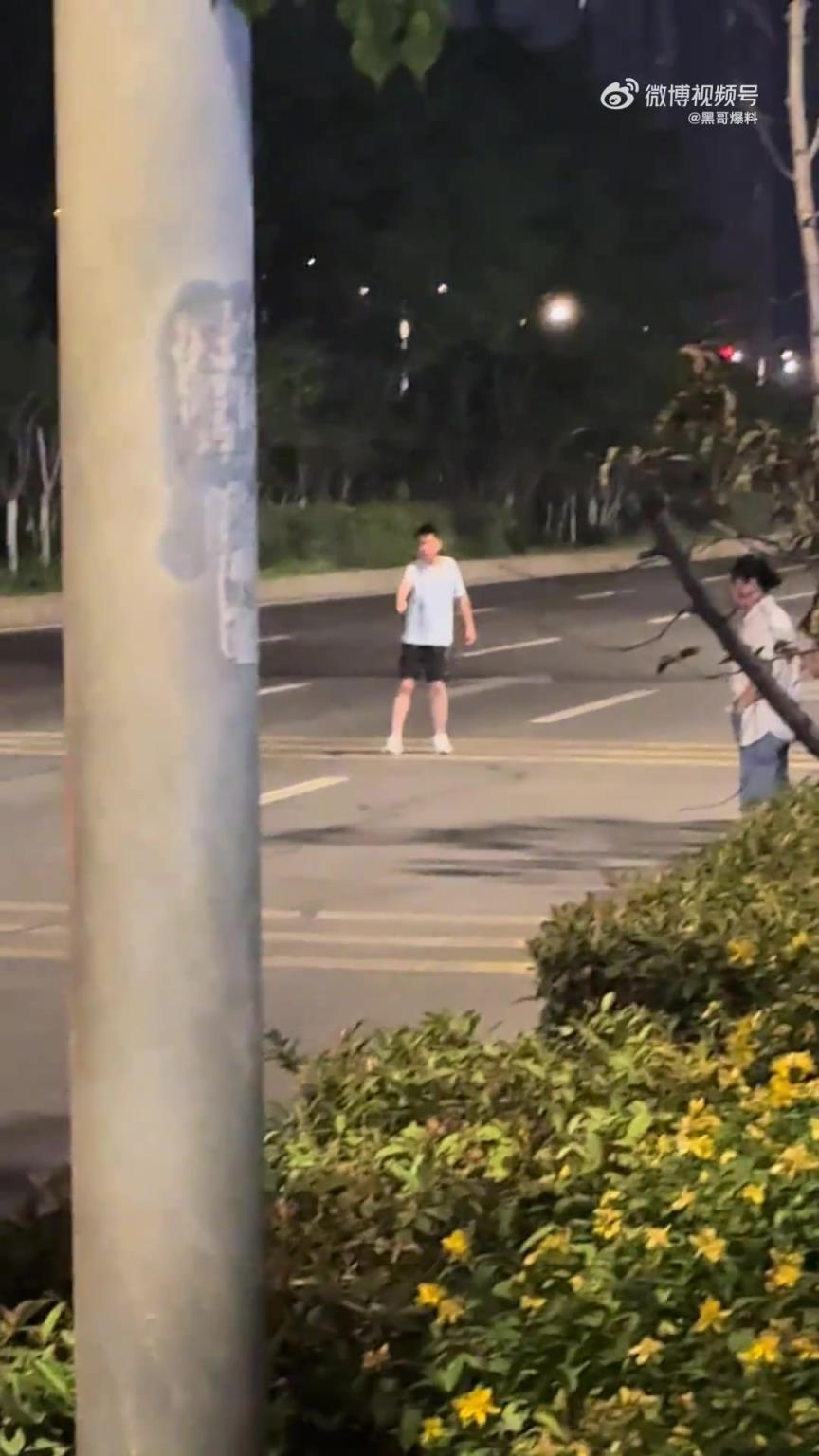 小孩为玩手机竟以命相逼，如今孩子太“逆天”