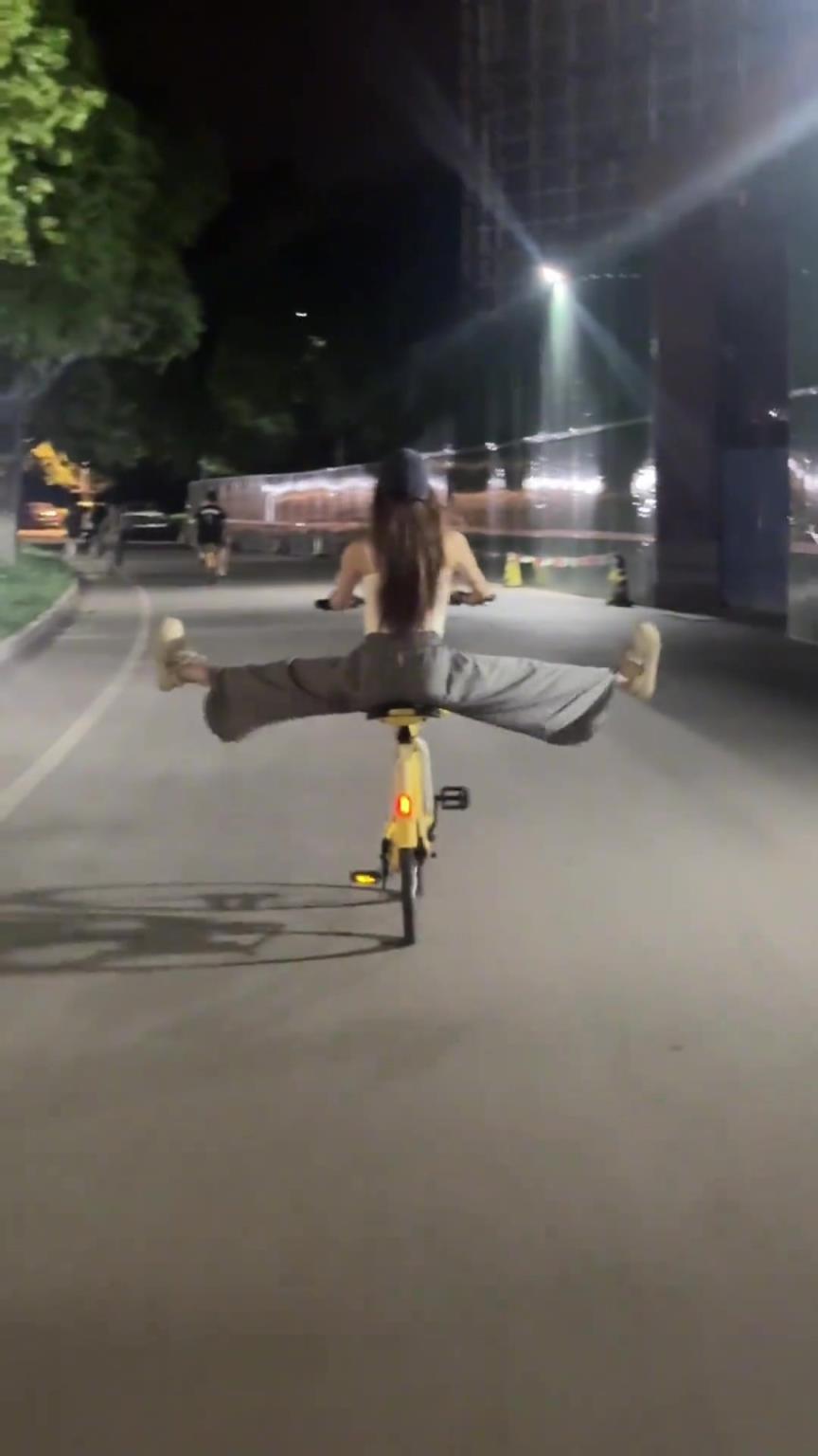 單車還能這樣騎的啊，舞蹈生真是讓人長見識??！