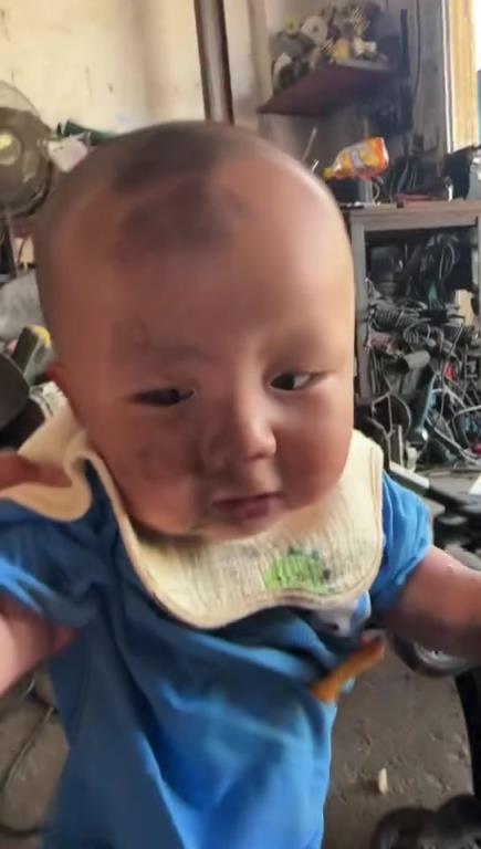 本来是个悲伤的小事故！看到宝宝的脸没忍住笑了