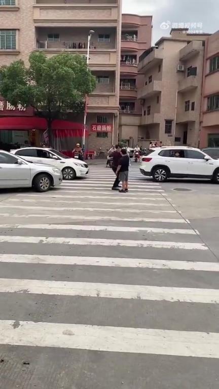 暴力與冷靜的結(jié)合體，沖動且克制??！