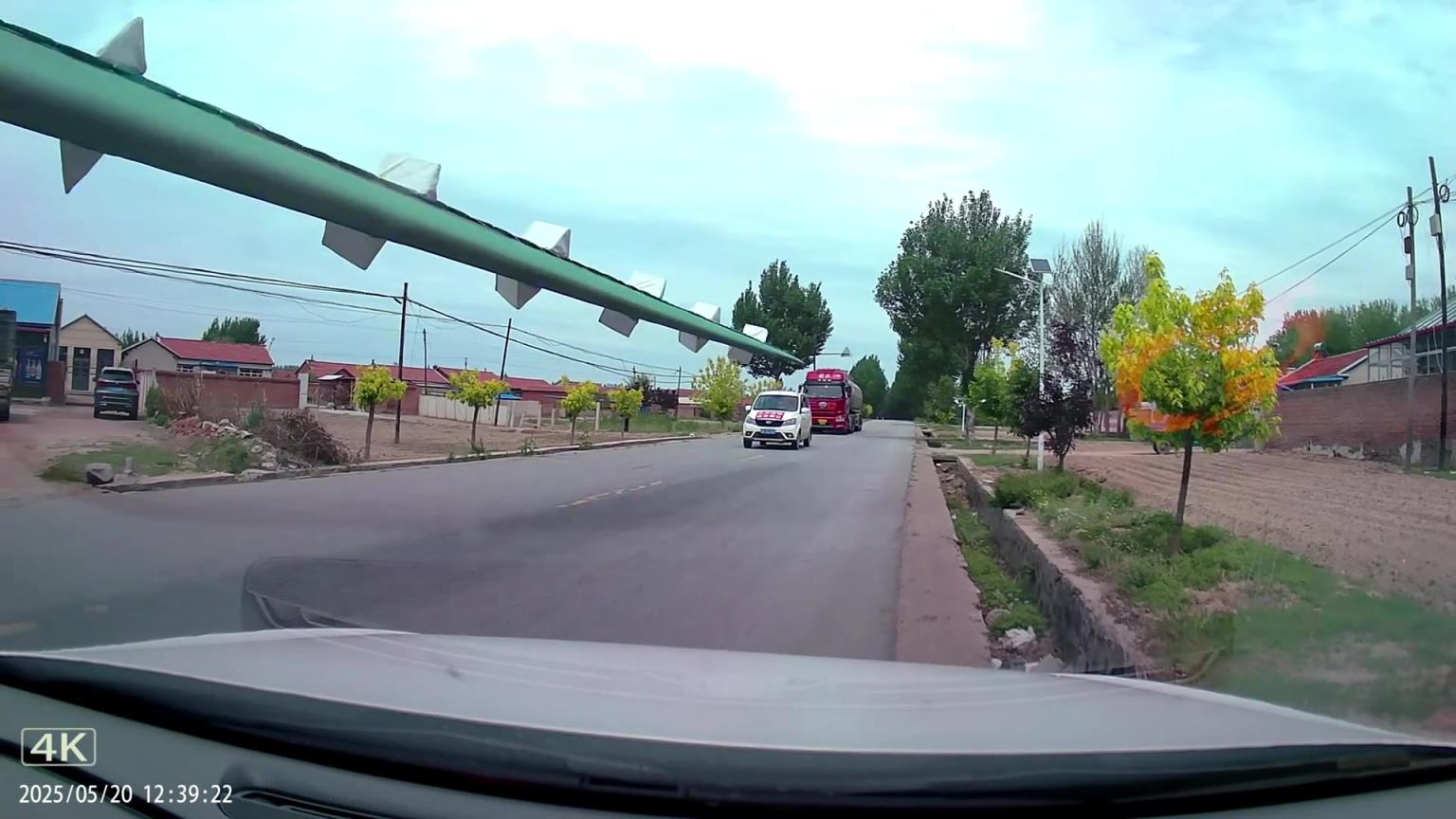 你問我什么時候最緊張！車主：衣角微臟...