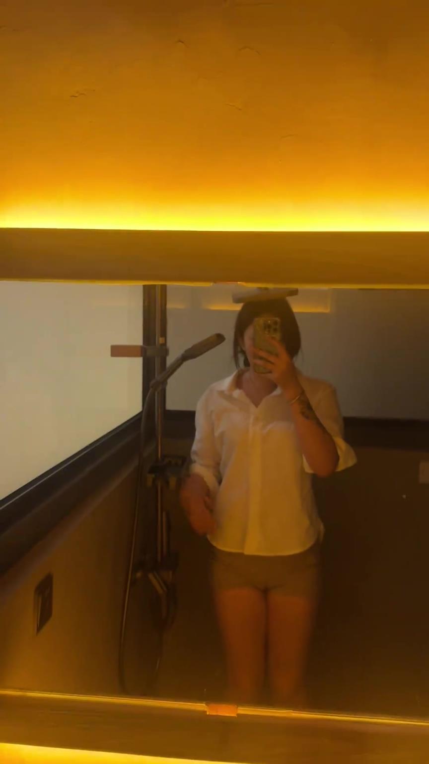 185的女生吐槽酒店花洒过低！！
