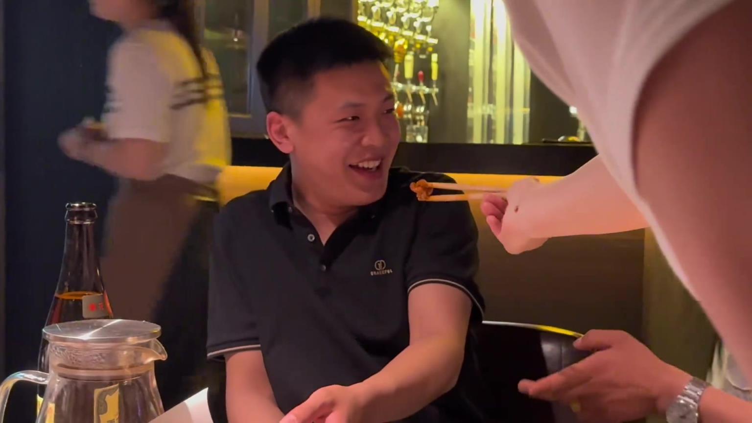男女之間一般都是從玩笑開始的??！