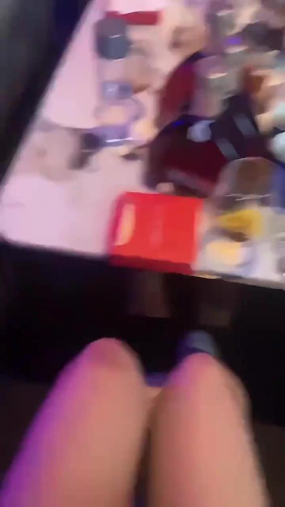 何炅也要陪酒 對方是哪個大佬