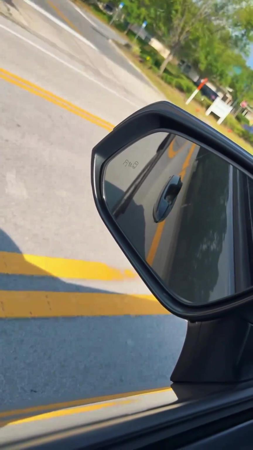 你问我什么时候最紧张，车：停，停一下，我好像脚崴了