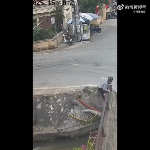 后面這位身手敏捷