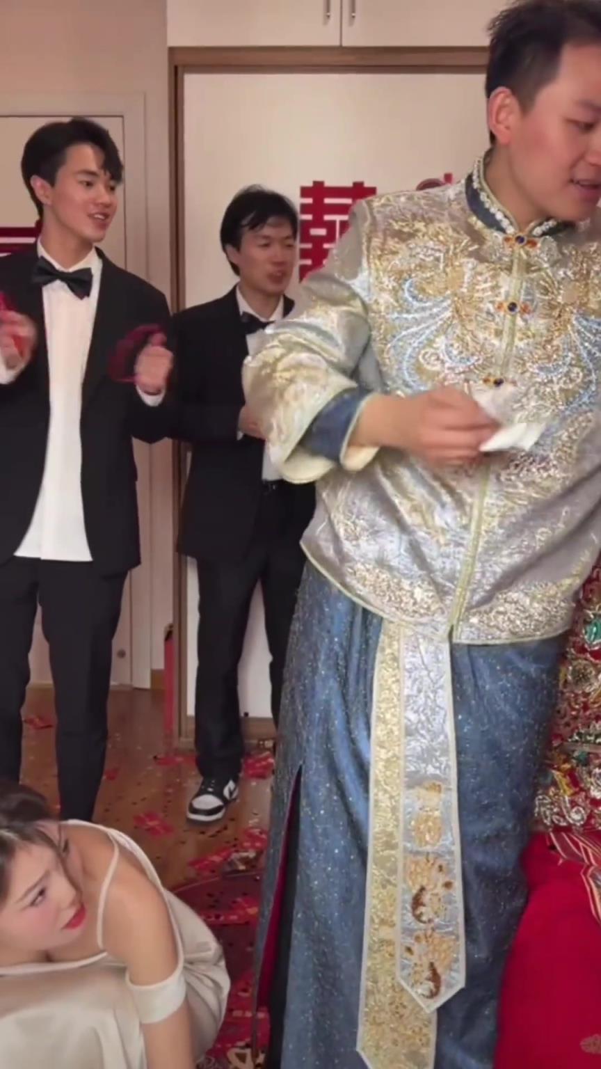伴娘為什么要一直擋住鏡頭啊??！