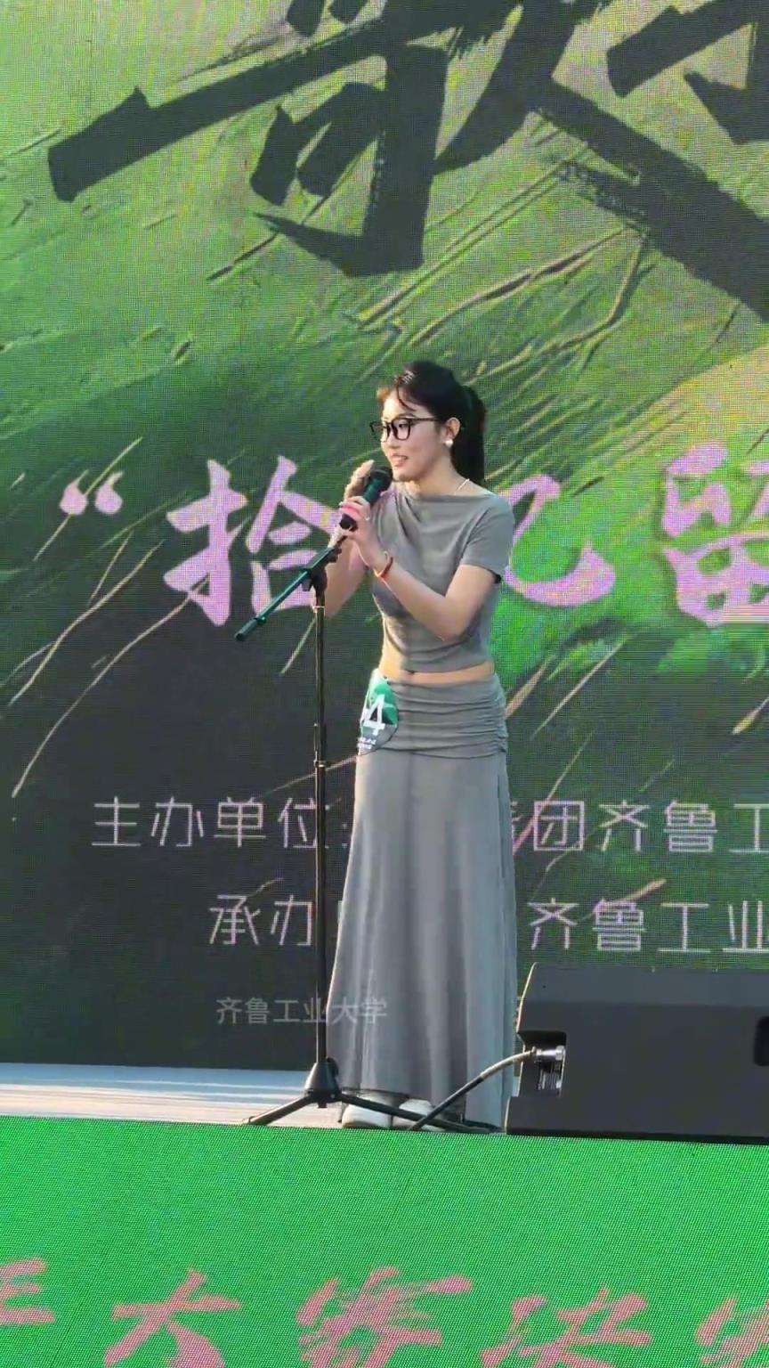 小姐姐反差感滿滿！一開口太驚艷了
