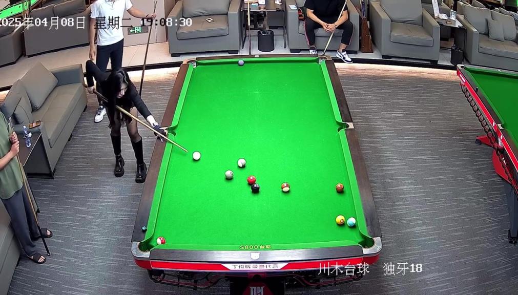 她这一球怎么说！不算炸胡吧？